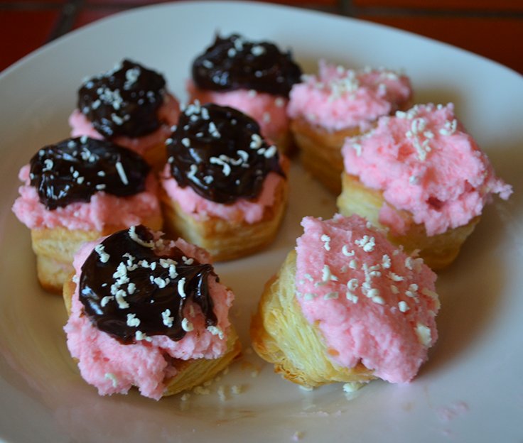 Strawberry & Fudge Pastry Puffs